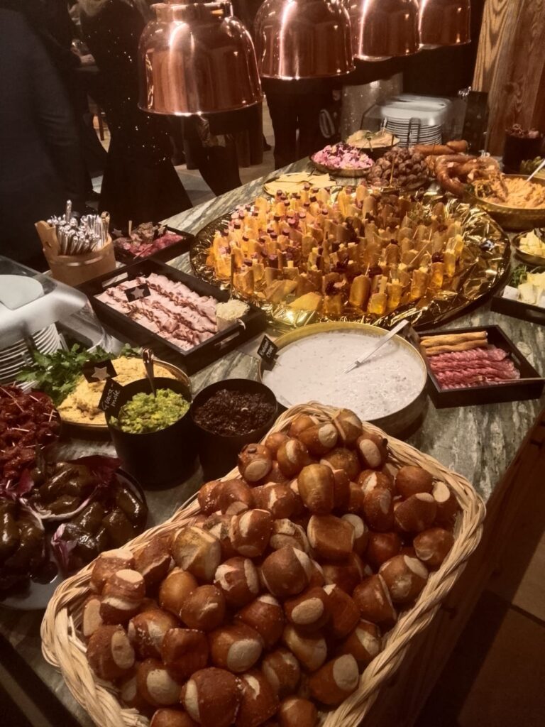 Status Quo Catering